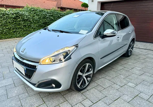 Peugeot 208 cena 40000 przebieg: 60000, rok produkcji 2017 z Turek małe 137